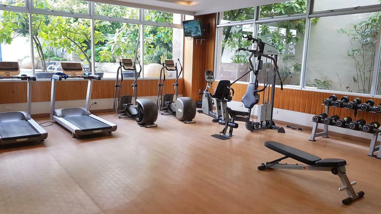 Avalon Condominium Cebu Esterno foto