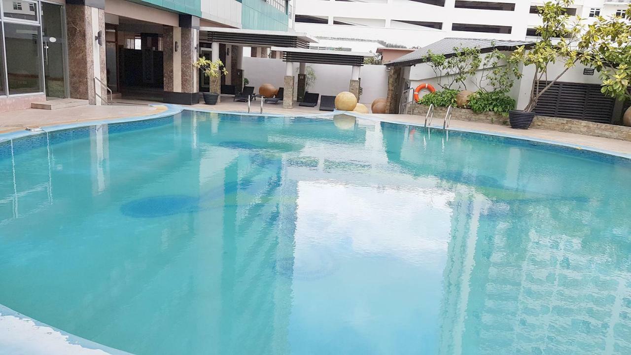 Avalon Condominium Cebu Esterno foto